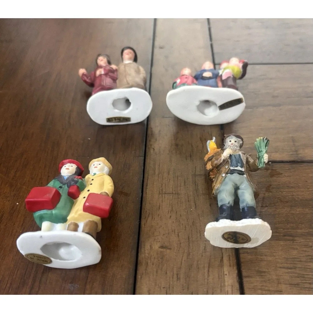 Lot 15 Vintage Dept 56 Heritage Village Accessories Christmas People Figures